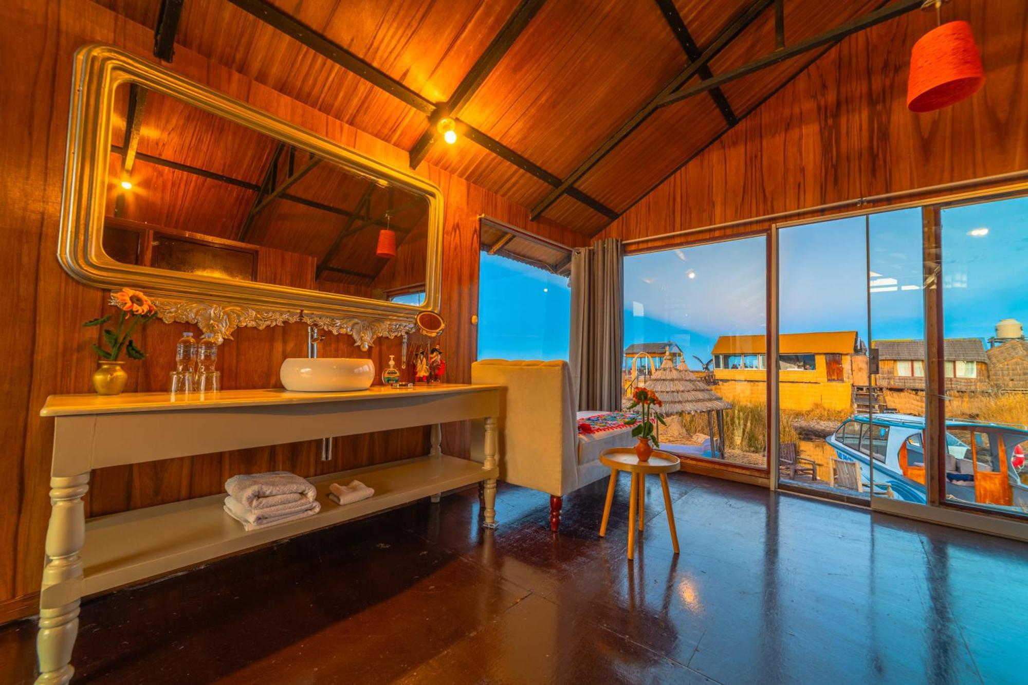 Uros Kay Pacha Lodge Puno Ruang foto